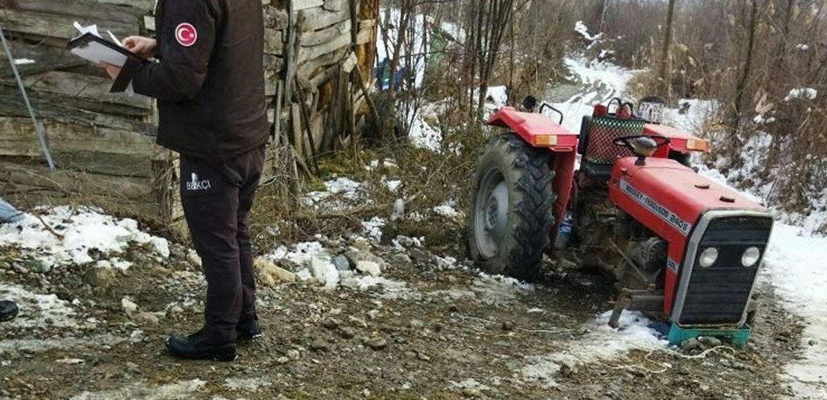 Devrilen traktörün sürücüsü hayatını kaybetti