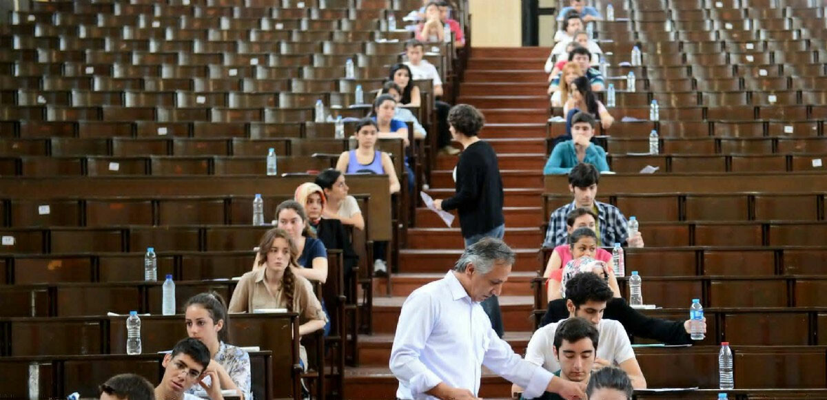 Yükseköğretim Kurulu Başkanlığ, örgün öğretimlere ilişkin vize, final ve bütünleme sınavlarının tamamının yüz yüze yapılmasına karar verdi.