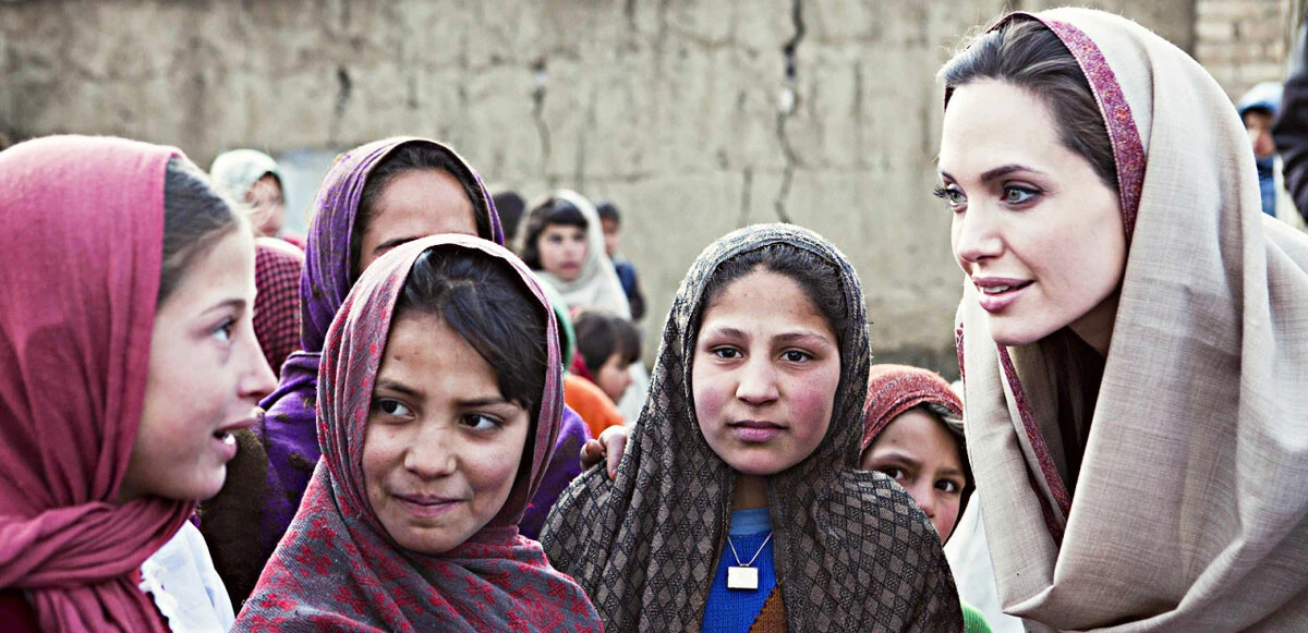 Angelina Jolie, geçtiğimiz haftalarda dünyanın dört bir yanındaki dünya liderlerine de Afganistan'daki kadınlar için çağrıda bulunmuştu.