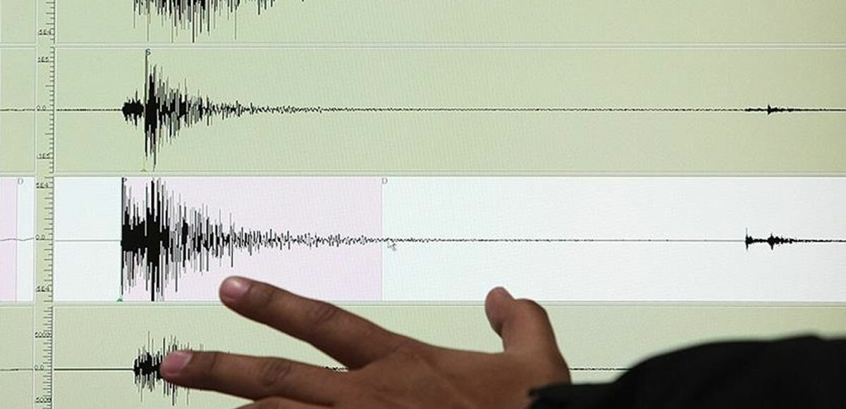 Deprem Gökova Körfezi'nin 3,43 kilometre açıklarında, yerin 11,91 derinliğinde meydana geldi.