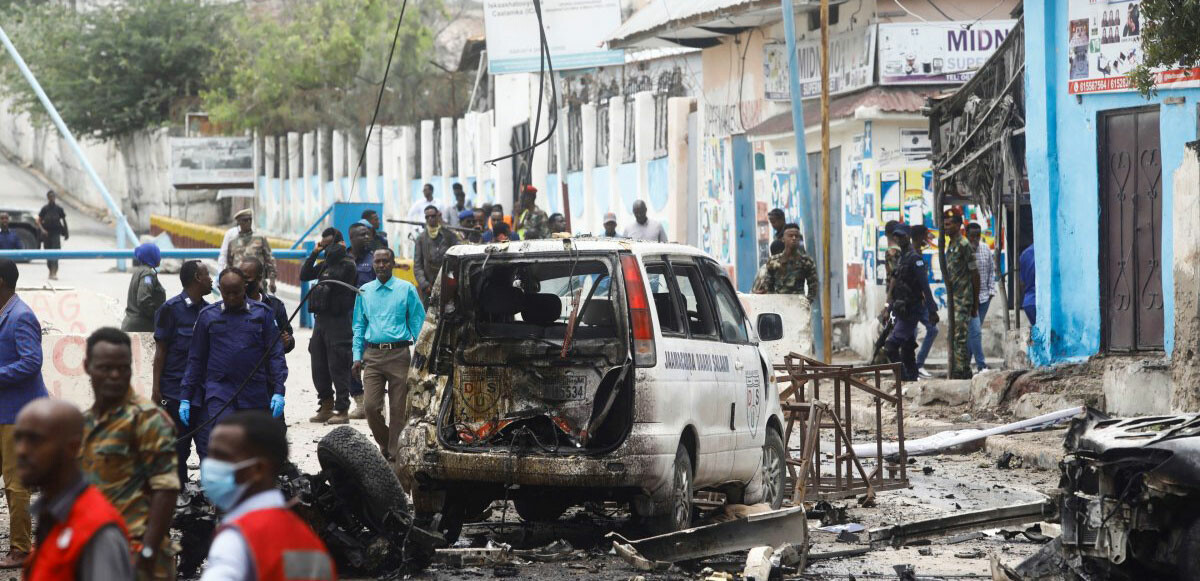 Somali'nin başkenti Mogadişu'da eş zamanlı bombalı saldırılarda ölü sayısı artabilir.