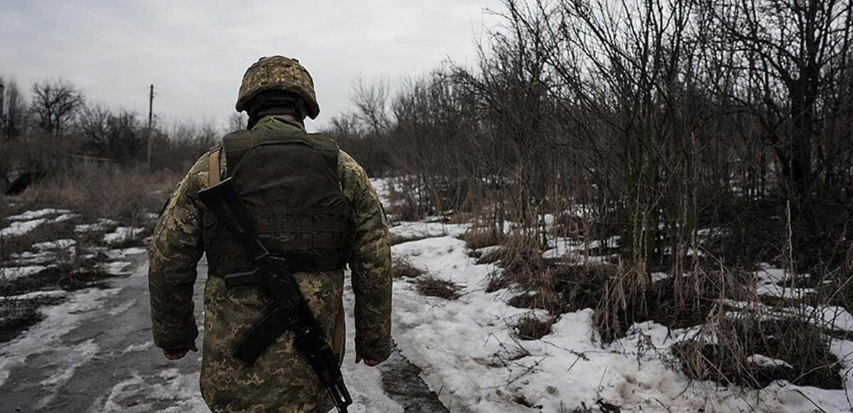 Rus yanlısı ayrılıkçıların saldırısı sonucu Donetsk'te bir Ukrayna askeri öldü.