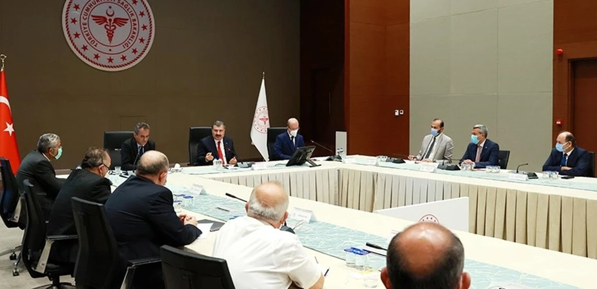Bilim Kurulu toplantısı ertelendi: Kısıtlamalar yeniden değerlendirilecekti