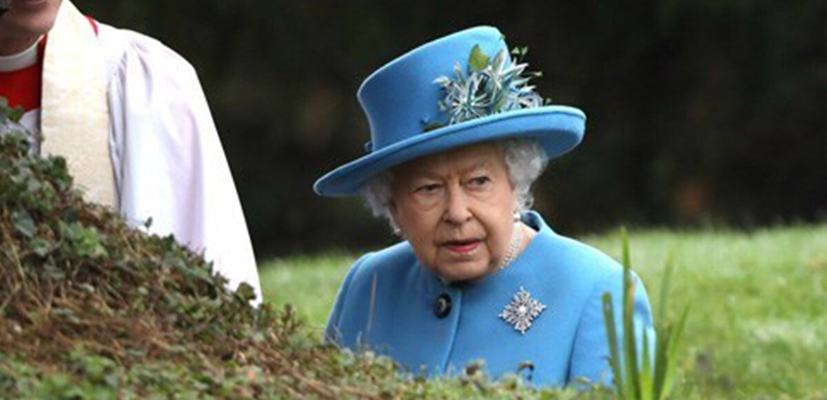 İngiltere Kraliçesi 2. Elizabeth: gördüğünüz gibi hareket edemiyorum.