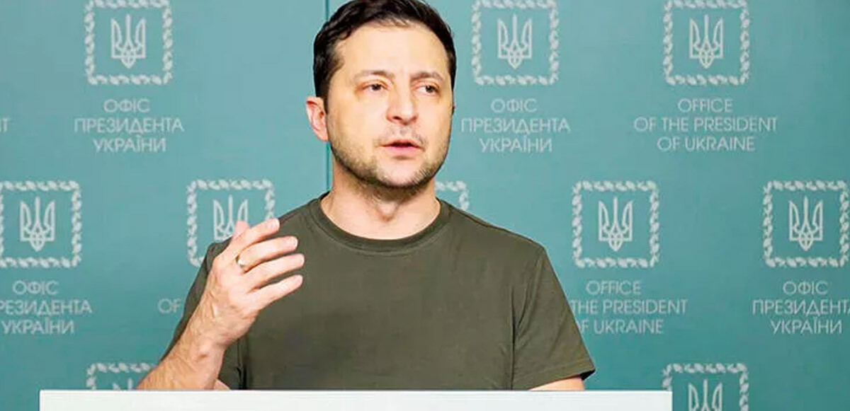 Zelenskiy’nin merak uyandıran yüzüğü neden orta parmakta?