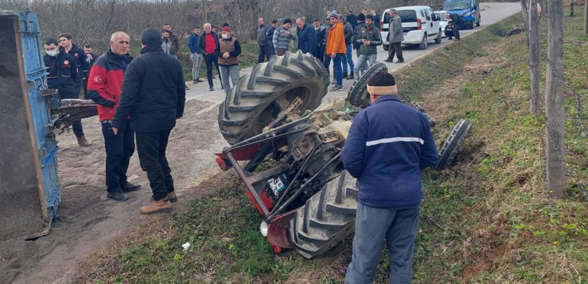 Devrilen traktörün altında kalan sürücü öldü