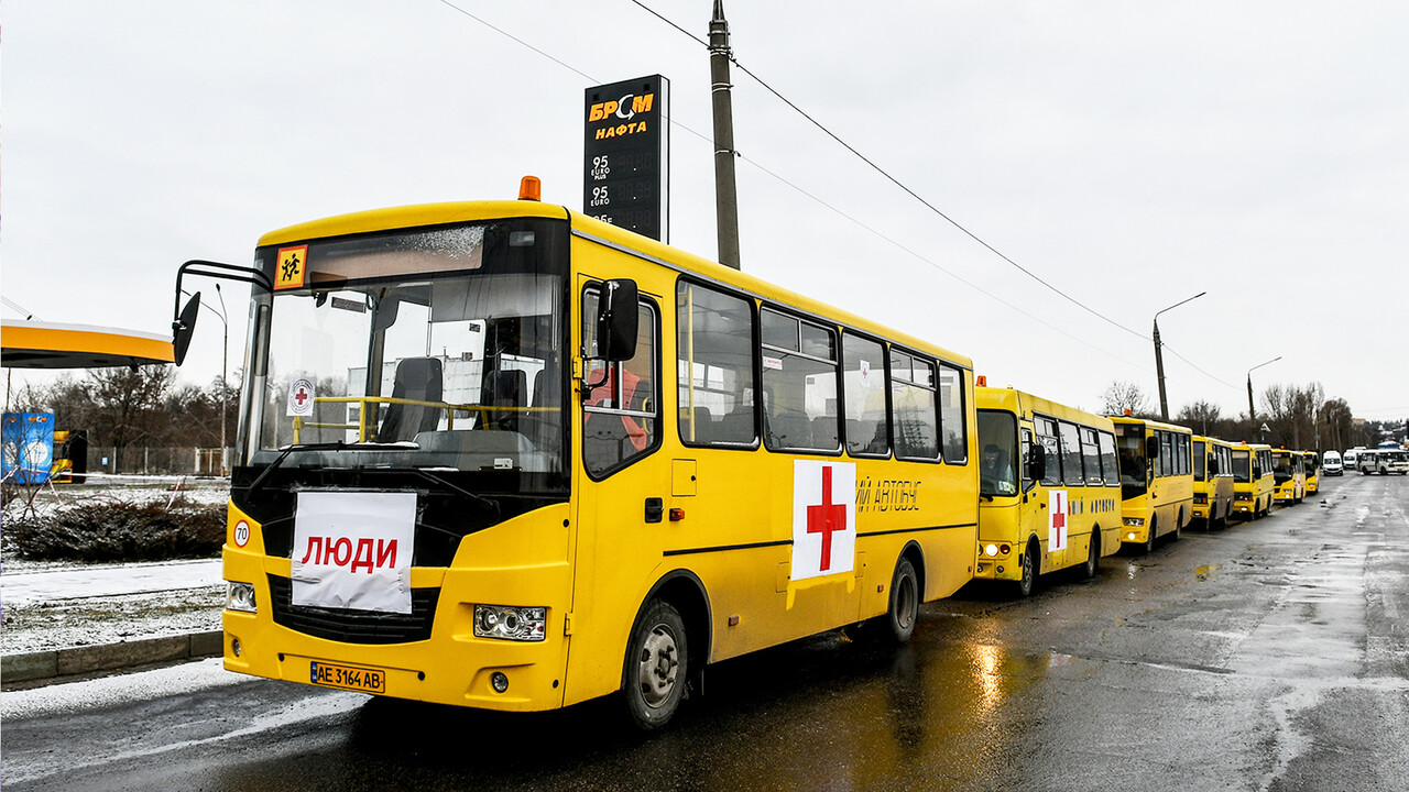 Rus askerlerinden insani yardım konvoyuna saldırı