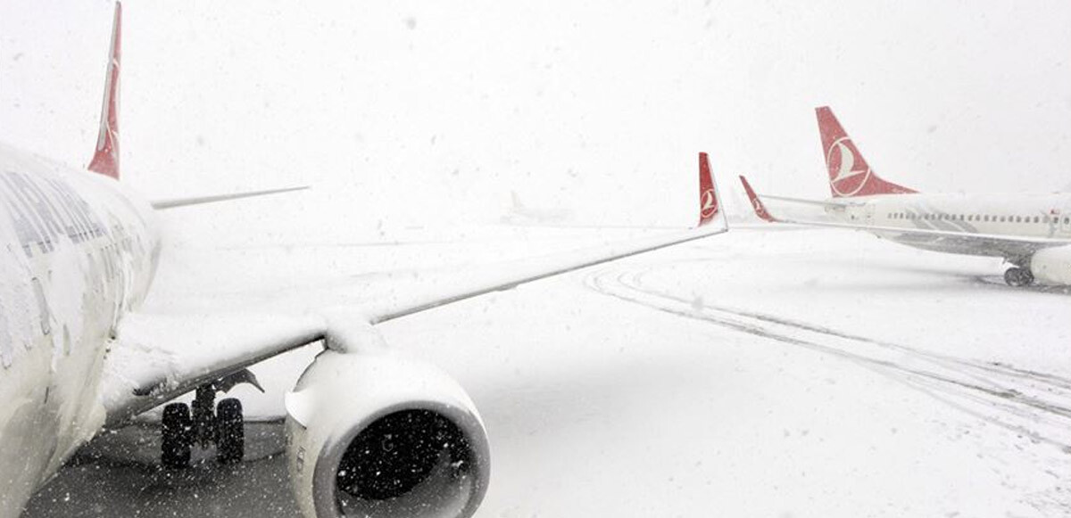İstanbul&#039;u kar fırtınası vuracak! Uçak seferleri iptal ediliyor