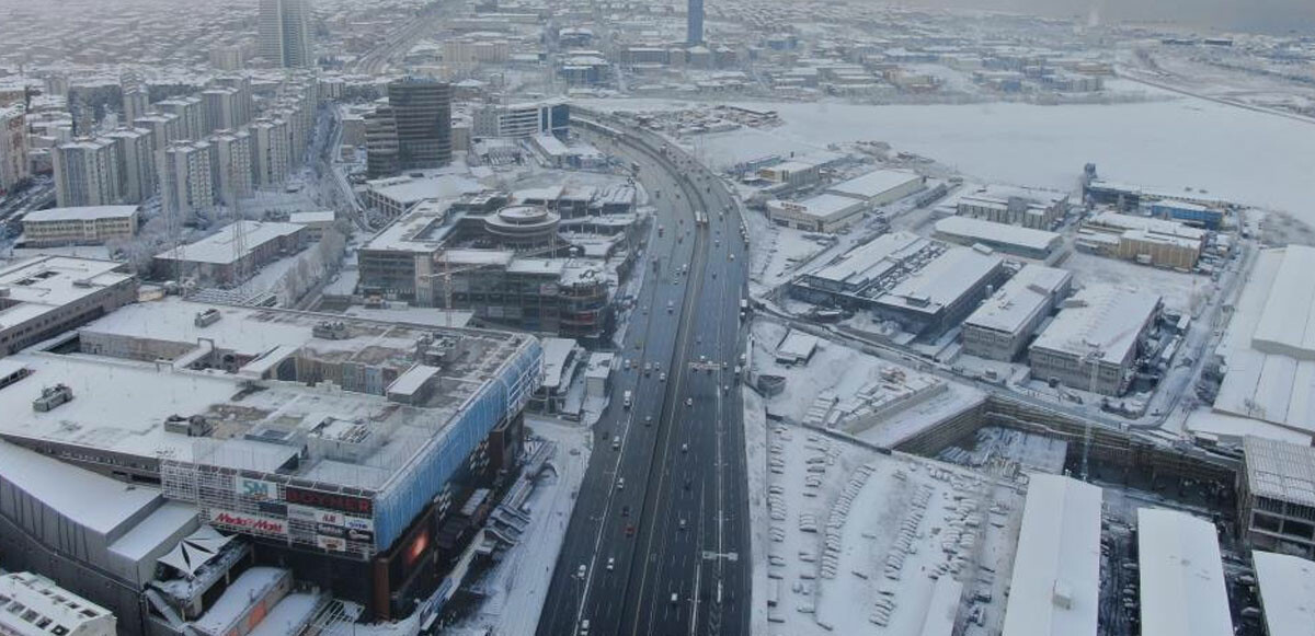 Vatandaşlar kar uyarılarını dikkate aldı, yollar boş kaldı