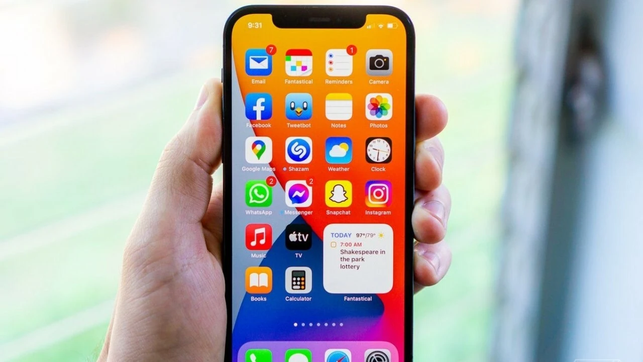 Maske ile kilit açabilmek mümkün: iOS 15.4 güncellemesi yayınlandı