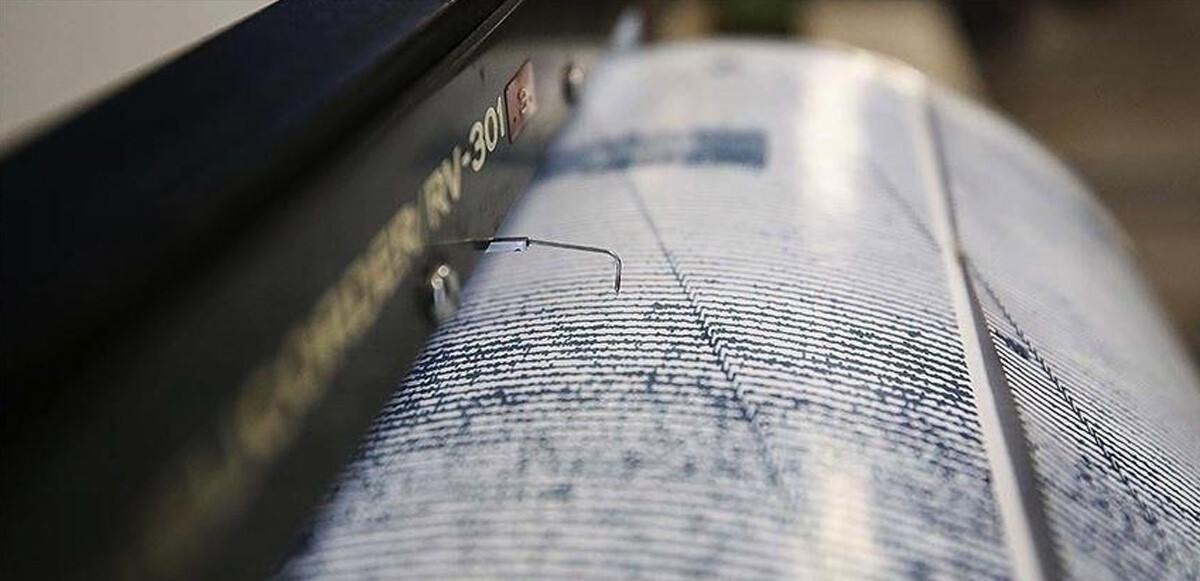 Tsunami uyarısı verilen depremin ardından Başbakanlıkta acil durum merkezi kuruldu.