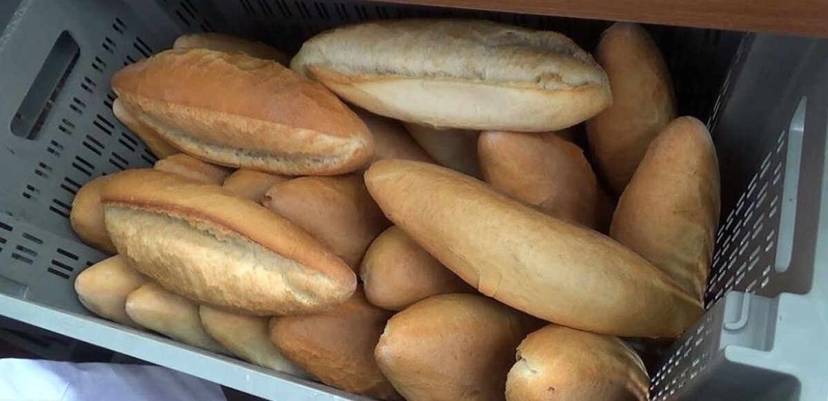 Bayrama kadar sabah 07.30 ile 10.00 arası, akşam da 16.30 ile 20.00 arası ekmek satışı yapılacak.