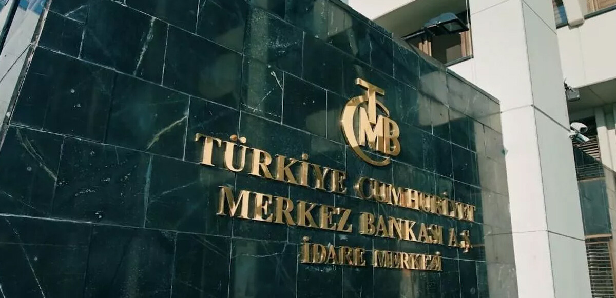 Merkez Bankası, faizi sabit tutarken piyasalara istikrar mesajı verdi. Açıklamada kapasite kullanım seviyelerinin iktisadi faaliyetler olumlu sinyal olduğu vurgulandı.