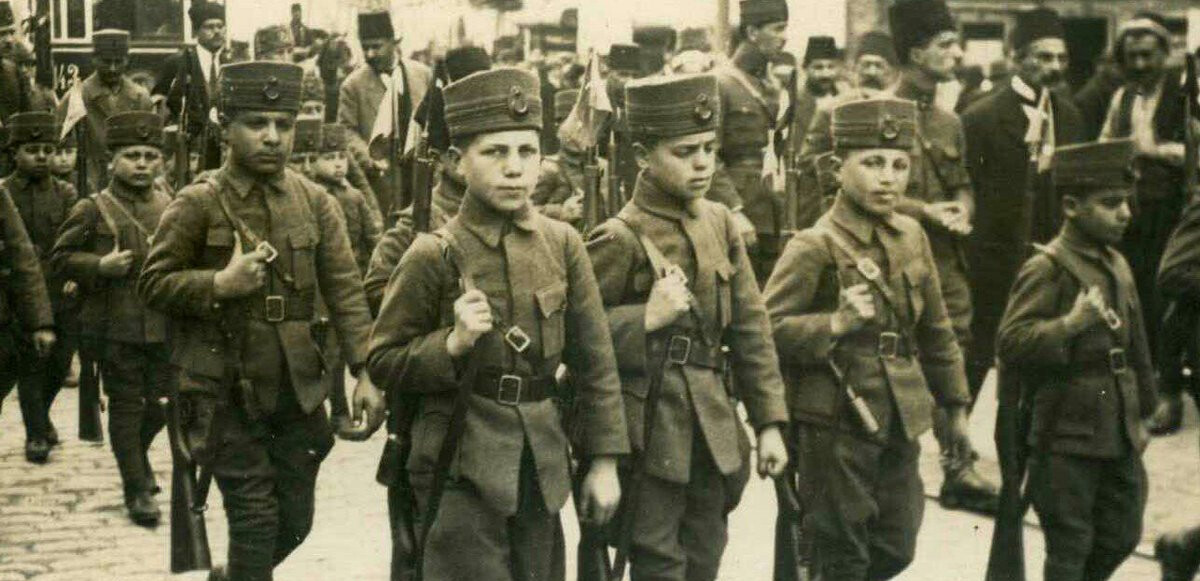 18 Mart Çanakkale Zaferi’nin türküsü bir mektuptan esinlenerek yazılmıştır.