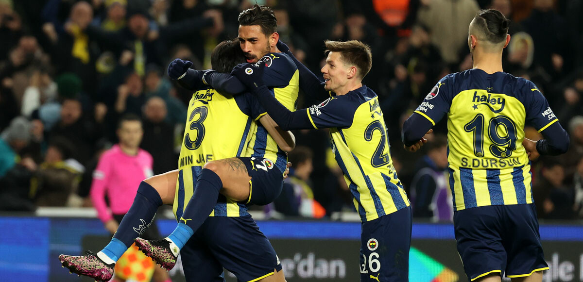 Fenerbahçe, Konyaspor'u evinde 2-1 mağlup etti.