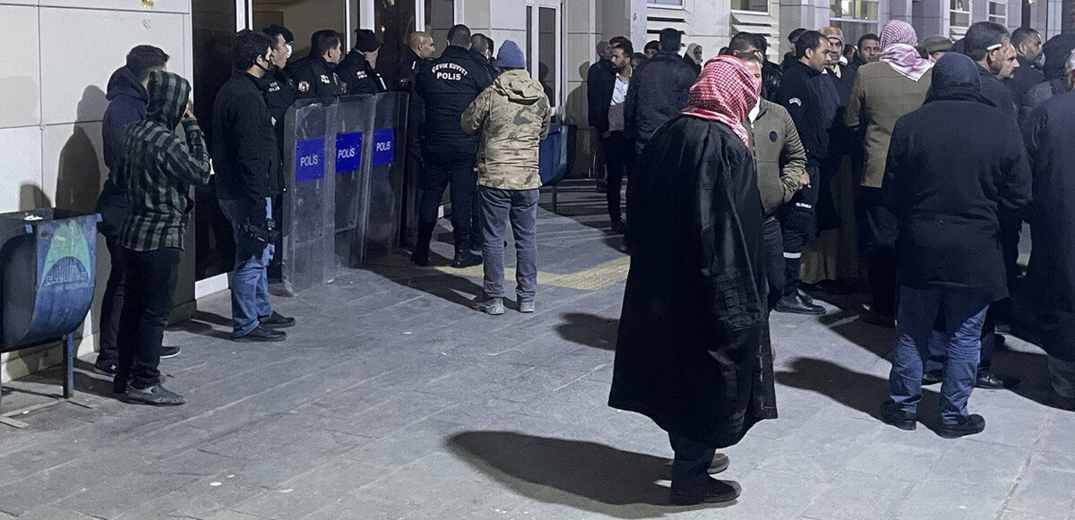 Güvenlik güçleri kırsal mahallede ve hastanede güvenlik önlemi aldı.