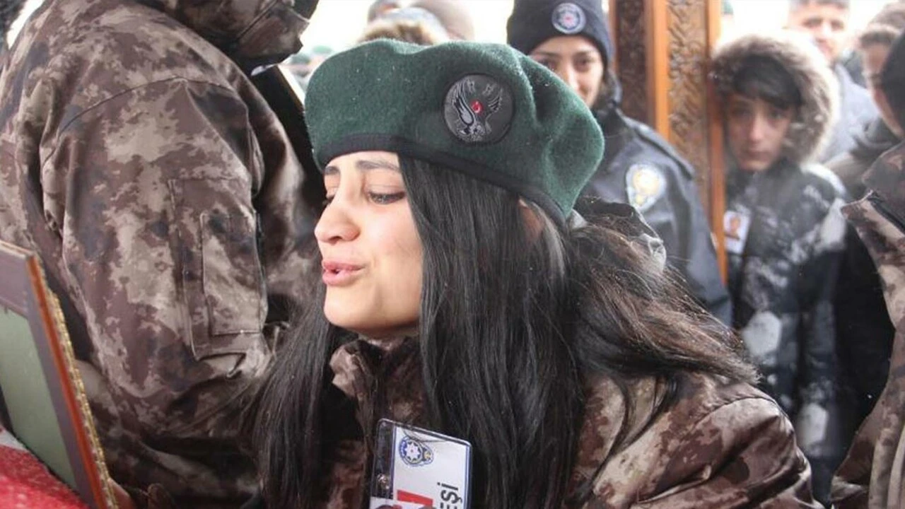 Şehidin cenazesinde eşinden kahreden feryat: Kocam şehadetiyle hediye verdi