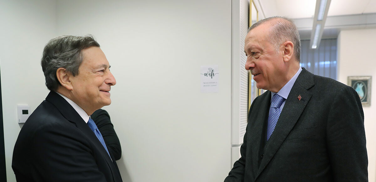Cumhurbaşkanı Recep Tayyip Erdoğan, NATO Olağanüstü Devlet ve Hükümet Başkanları Zirvesi kapsamında İtalya Başbakanı Mario Draghi ile bir araya geldi.