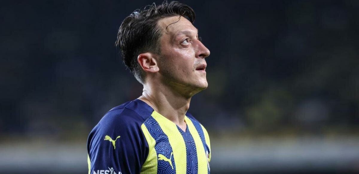 Eski takım arkadaşından Mesut Özil sözleri: Herkesle sorunu var