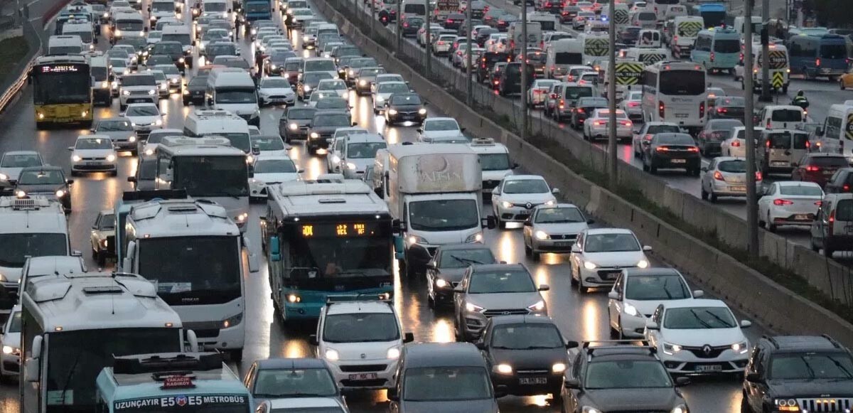 İstanbullular dikkat! Hafta sonu planlarınız suya düşmesin! Pazar günü bazı yollar kapalı olacak