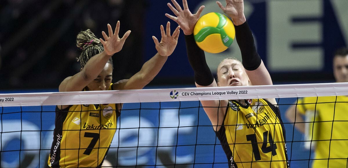 VakıfBank, Fenerbahçe&#039;yi devirdi, finale yükseldi