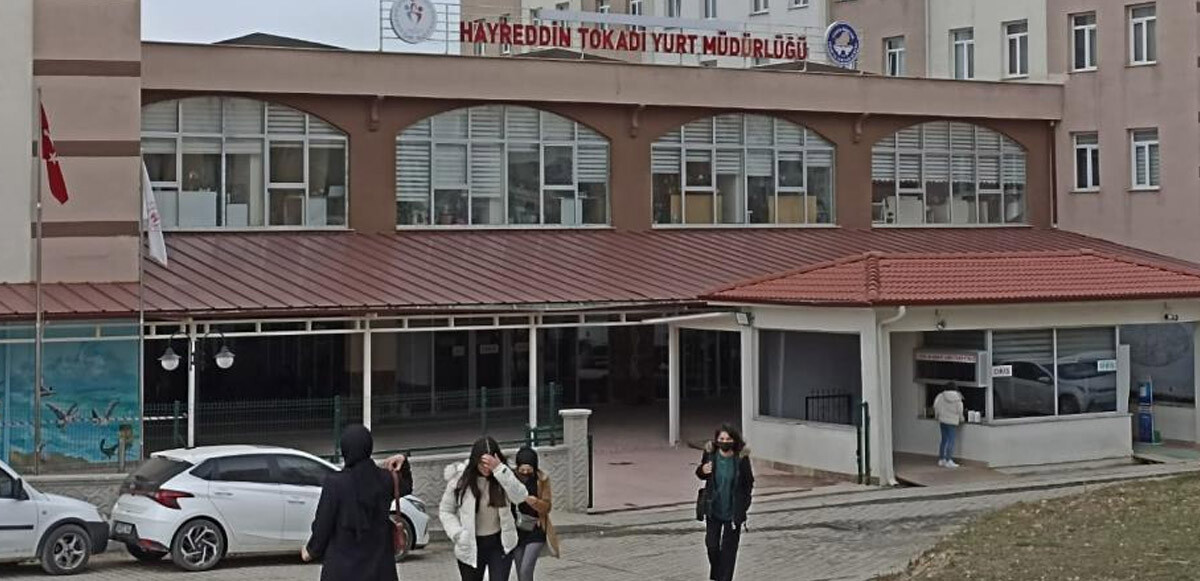 Kampüste tepki çeken karar: Sokak hayvanlarını besleyen öğrenciler cezalandırılacak