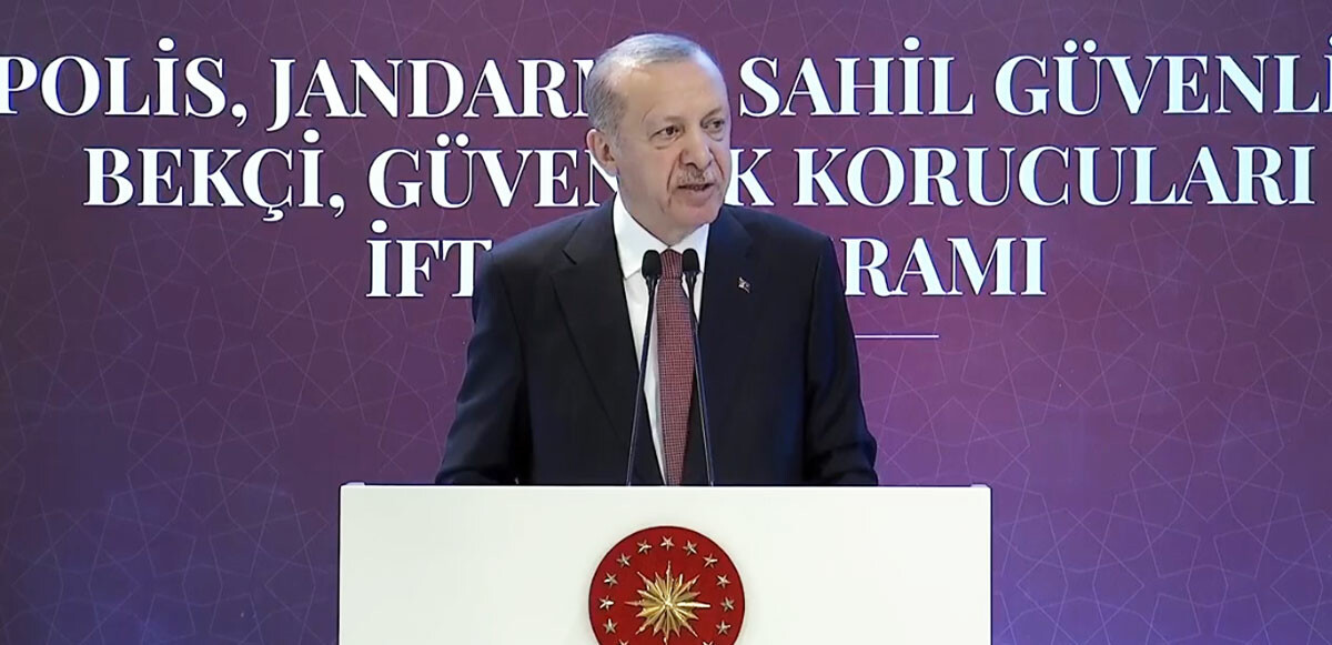 Cumhurbaşkanı Erdoğan: Teröristleri inlerinde bulup başlarını eziyoruz