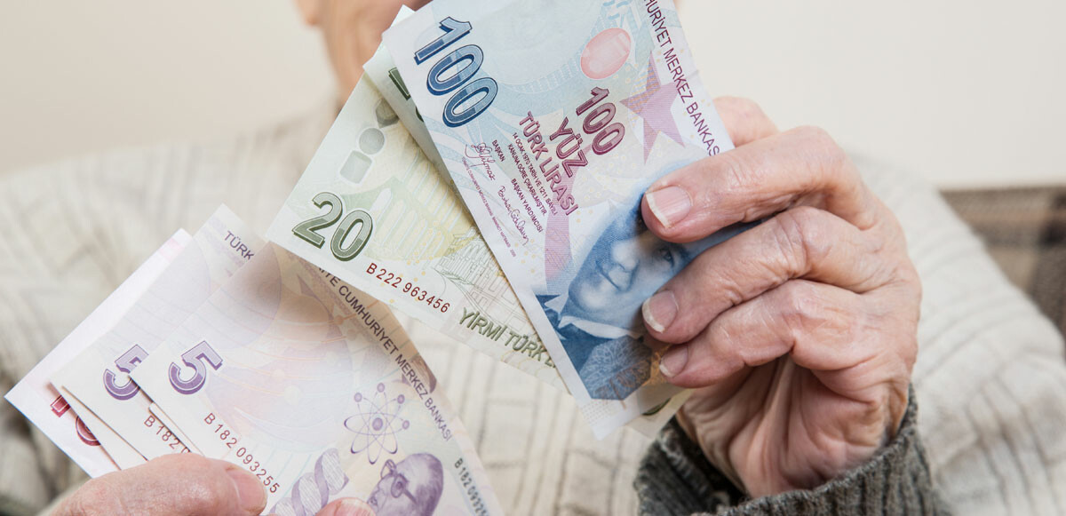 Alım gücü düştü! Emekliler zam istiyor: İkramiye 2.500, en düşük maaş asgari ücret olsun