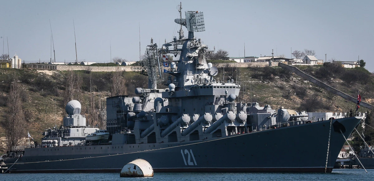 Son dakika! Rusya: Moskova kruvazörü battı