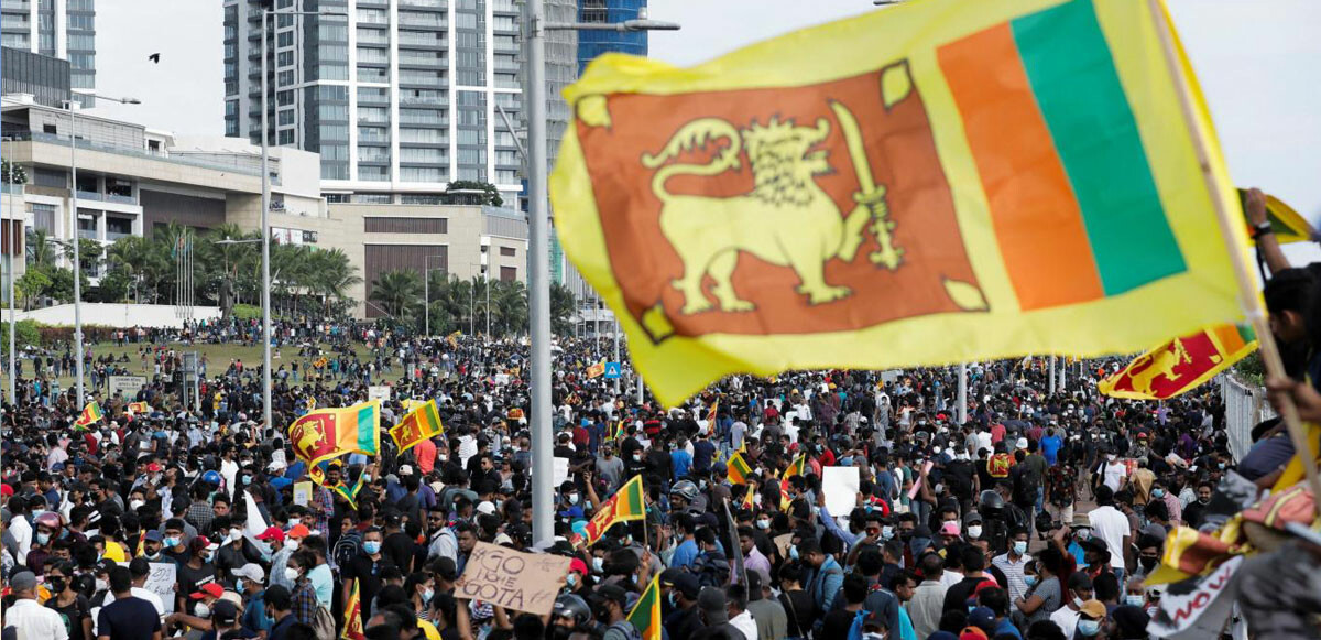 Sri Lanka tarihinin en büyük ekonomik kriziyle karşı karşıya kaldı. Halk isyanda...
