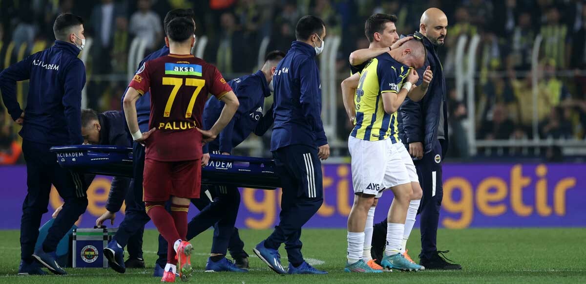 Fenerbahçe&#039;de sakatlanan Dimitris Pelkas, gözyaşlarına hakim olamadı