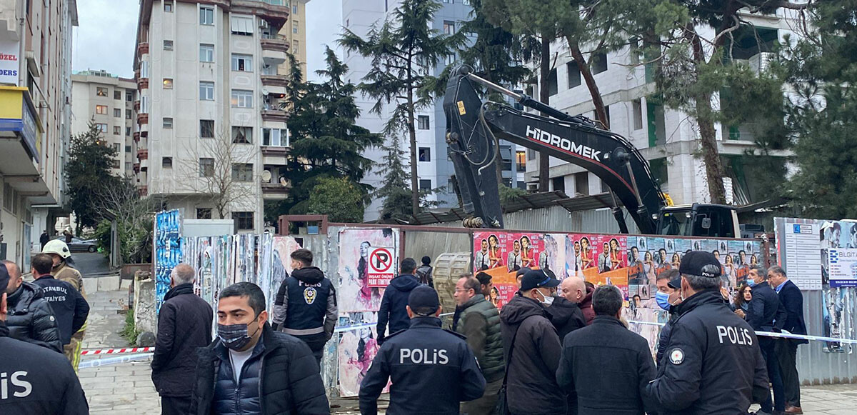 Kadıköy&#039;de istinat duvarı çöktü: Bina tahliye ediliyor