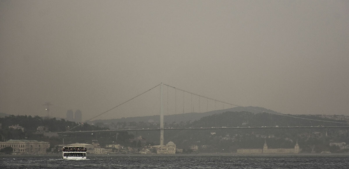 İstanbul Boğazı&#039;ndan geçiş yok: Çift yönlü trafiğe kapatıldı