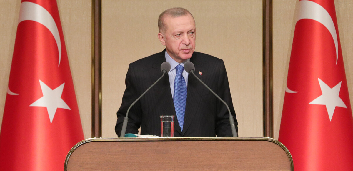 Cumhurbaşkanı Erdoğan, 14 Mart Tıp Bayramı'nda paylaştıkları sağlıkta şiddetin engellenmesi ve mali iyileştirmeler başta olmak üzere tüm müjdelerle ilgili çalışmaların devam ettiğini söyledi.