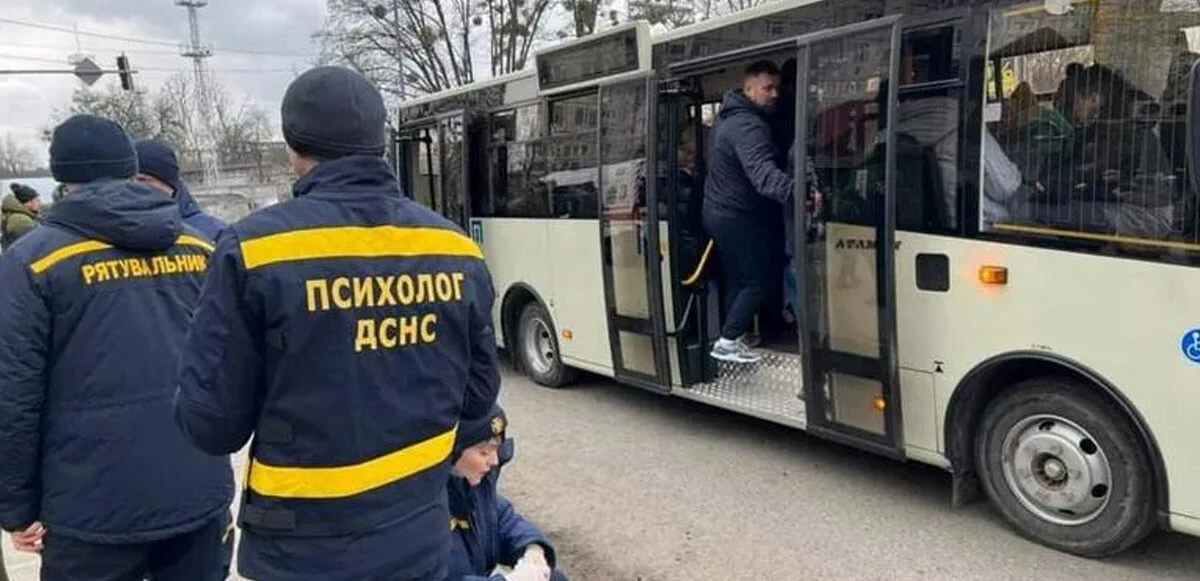 Rus ordusu sivilleri taşıyan otobüse ateş açtı!