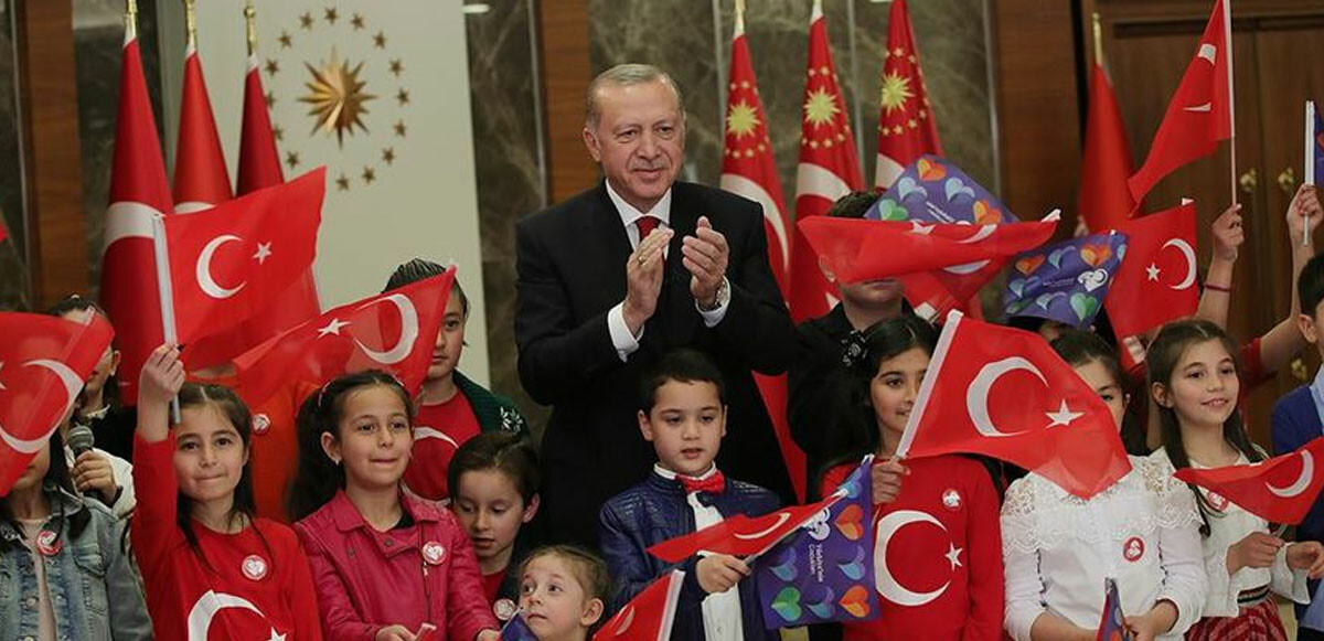 Erdoğan&#039;dan 23 Nisan mesajı: Barış, adalet ve kardeşlik dolu dünya vurgusu