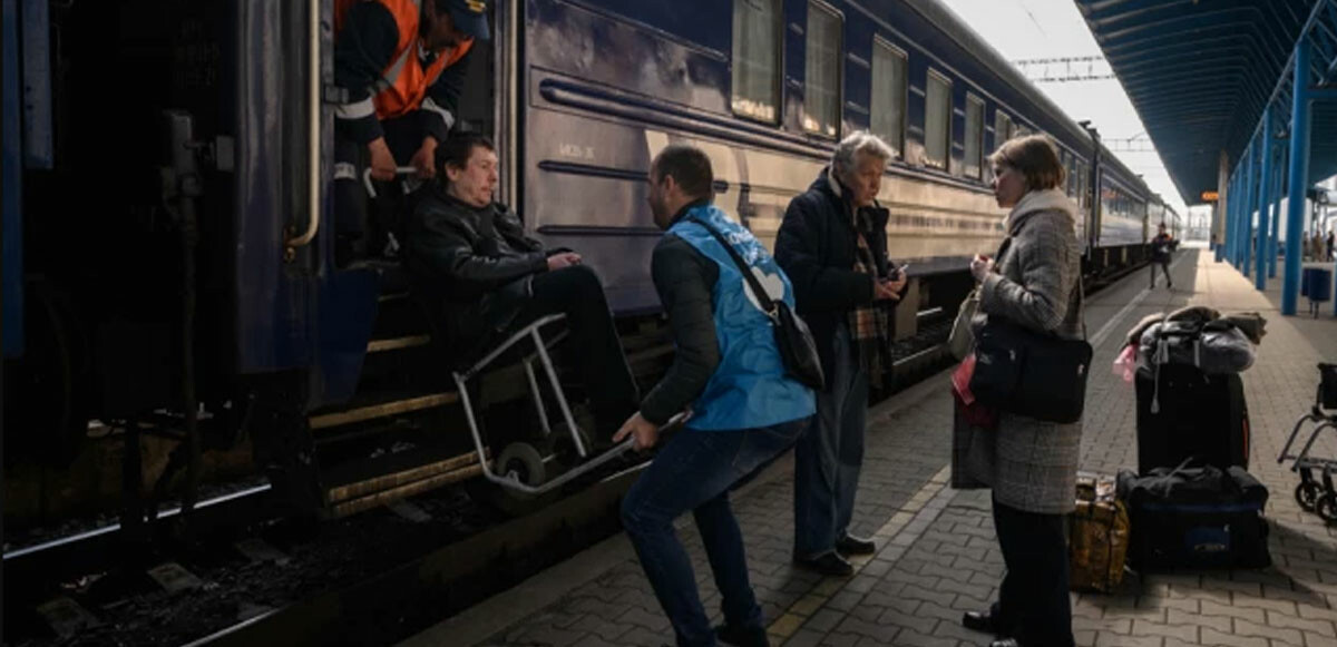 Ukrayna'nın Rusya'ya saldırısının ardından Rus güçleri bir saat içinde 5 tren istasyonunu füzelerle vurdu