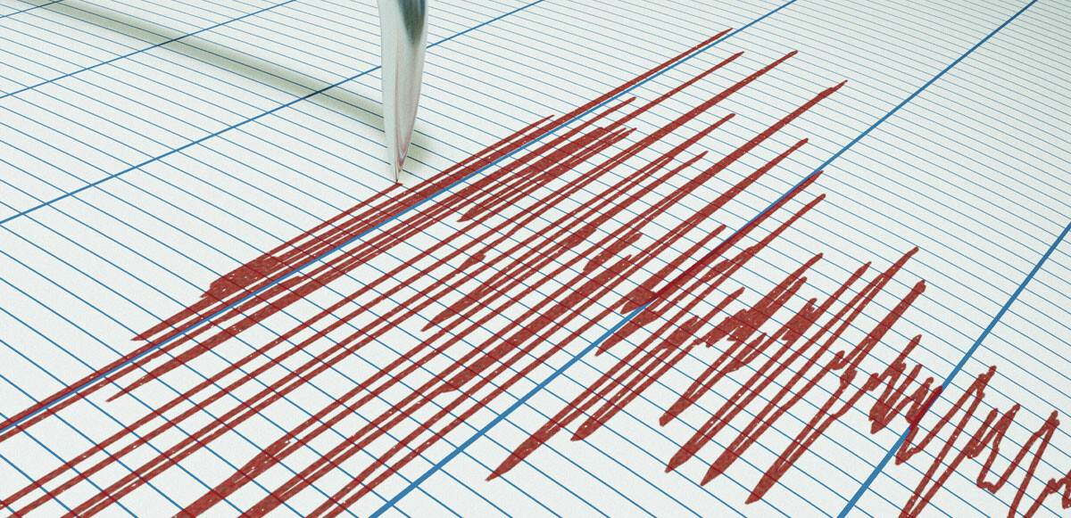 Ege Denizi&#039;nde sabaha karşı deprem: 4,8 şiddetiyle sallandı