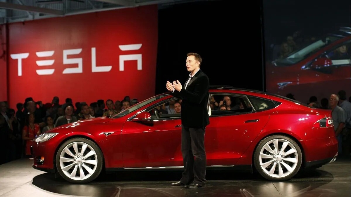 Twitter’ı satın alan Elon Musk, Tesla’dan büyük miktarda hisse sattı