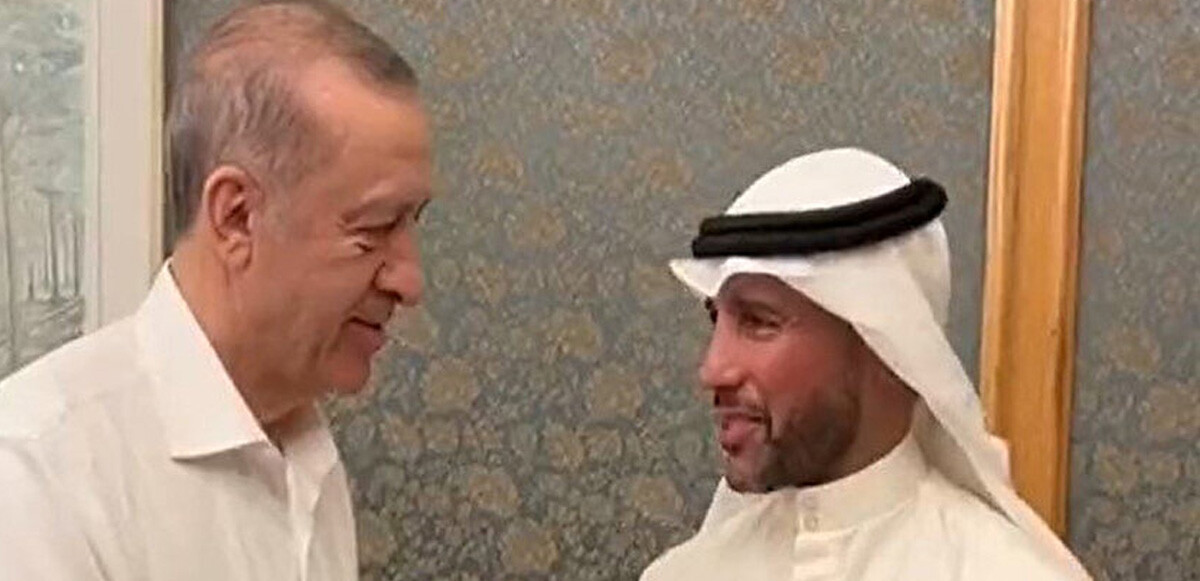 Cumhurbaşkanı Erdoğan, Suudi Arabistan Kralı Selman bin Abdülaziz Al Suud'un davetlisi olarak Suudi Arabistan'a ziyaret gerçekleştirdi.