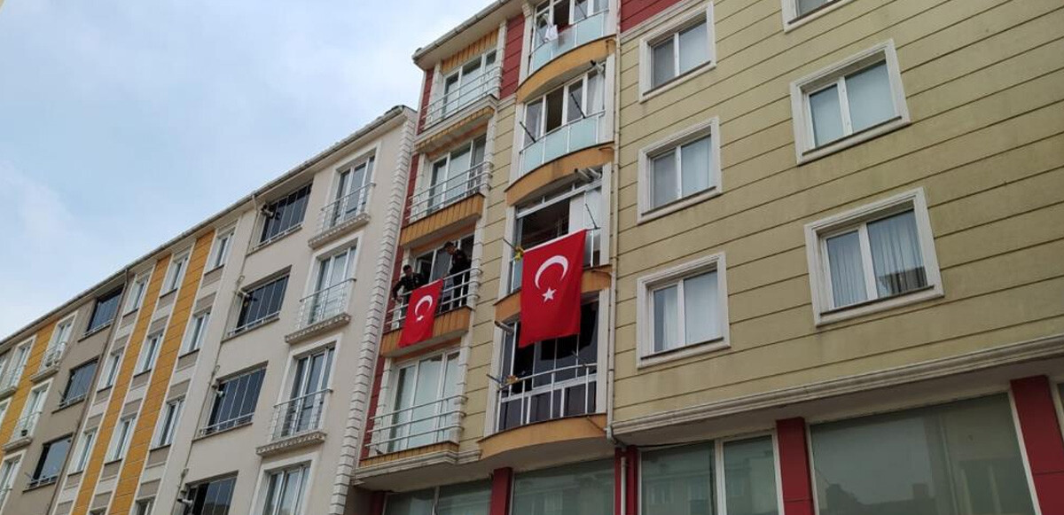 1 çocuk babası olduğu öğrenilen şehidin cenazesinin, baba evi Saray’dan kaldırılacağı öğrenildi.