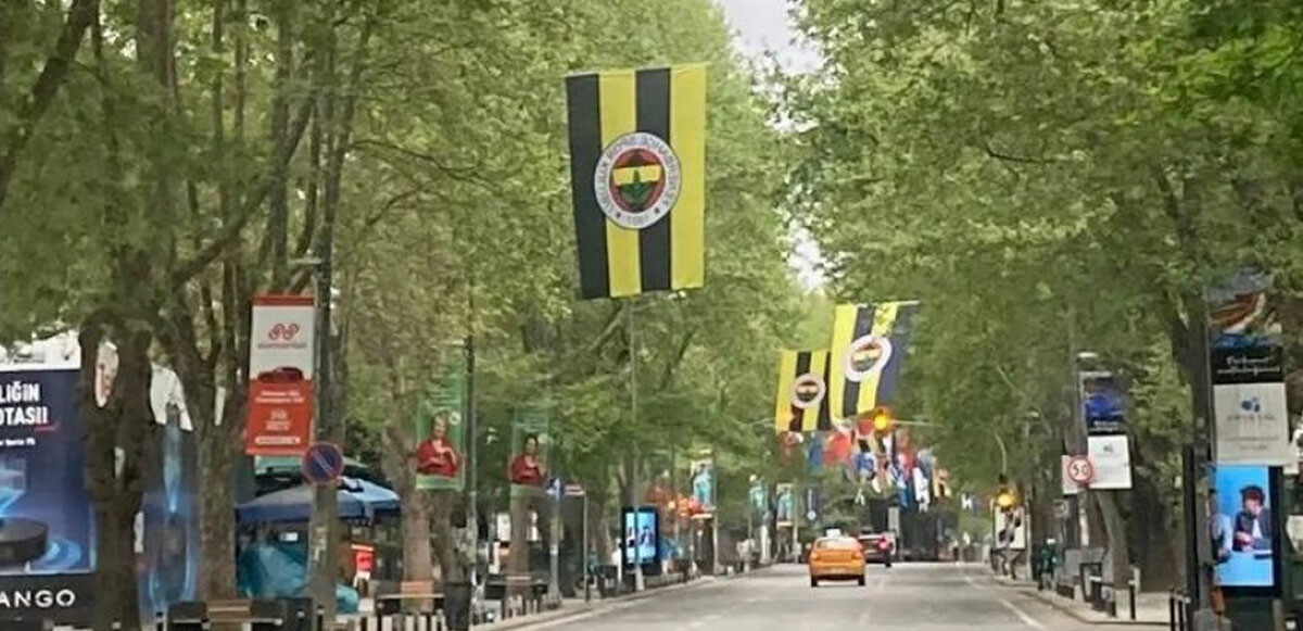 Fenerbahçe taraftarı Bağdat Caddesi’nde nöbette