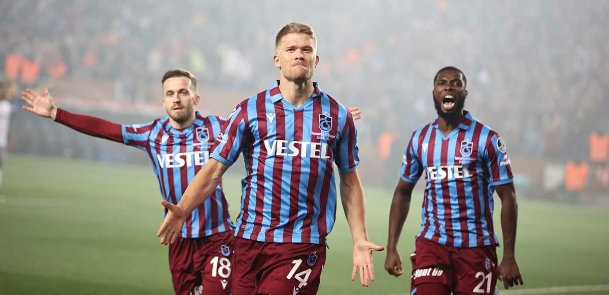 Şampiyon Trabzonspor! 38 yıllık hasret sona erdi... Maç sonucu: Trabzonspor 2-2 Antalyaspor