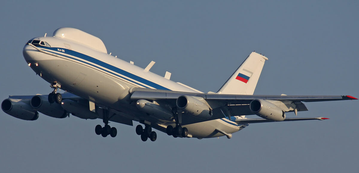 Rusya’nın ‘Kıyamet günü’ uçağı Moskova semalarında göründü
