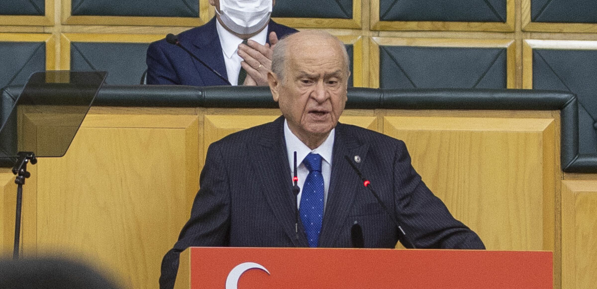 Bahçeli, milli güvenliği müdafaa eden kurum ve kuruluşların polemiklerin içine çekilmesinin komplo olduğunu vurguladı.