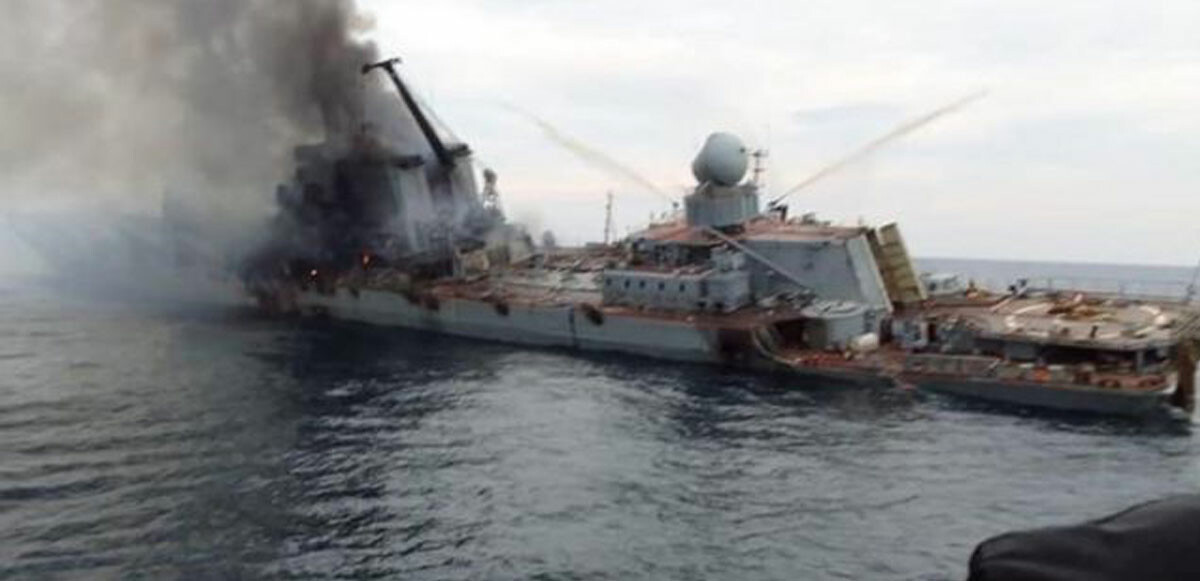 Ukrayna, Neptün füzesiyle Karadeniz'de Rusya'ya ait Moskova adlı kruvazör gemisini vurduklarını duyurmuş, Rusya Savunma Bakanlığı ise gemide yangın çıktığını ve ağır hasar olduğunu bildirmişti.