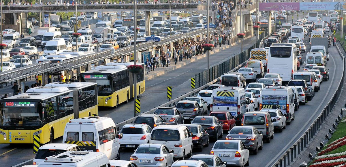 İstanbullular dikkat! Valilik uyardı: Bazı yollar trafiğe kapatılacak