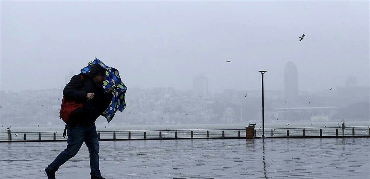 Beklenen gün geldi! Meteoroloji saat verdi: İstanbul’da sağanak alarmı, sıcaklık 10 derece düşecek