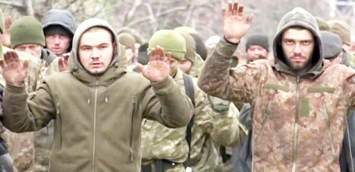 Rusya açıkladı: Teslim olan Ukraynalı askerleri esir kapına götürdük