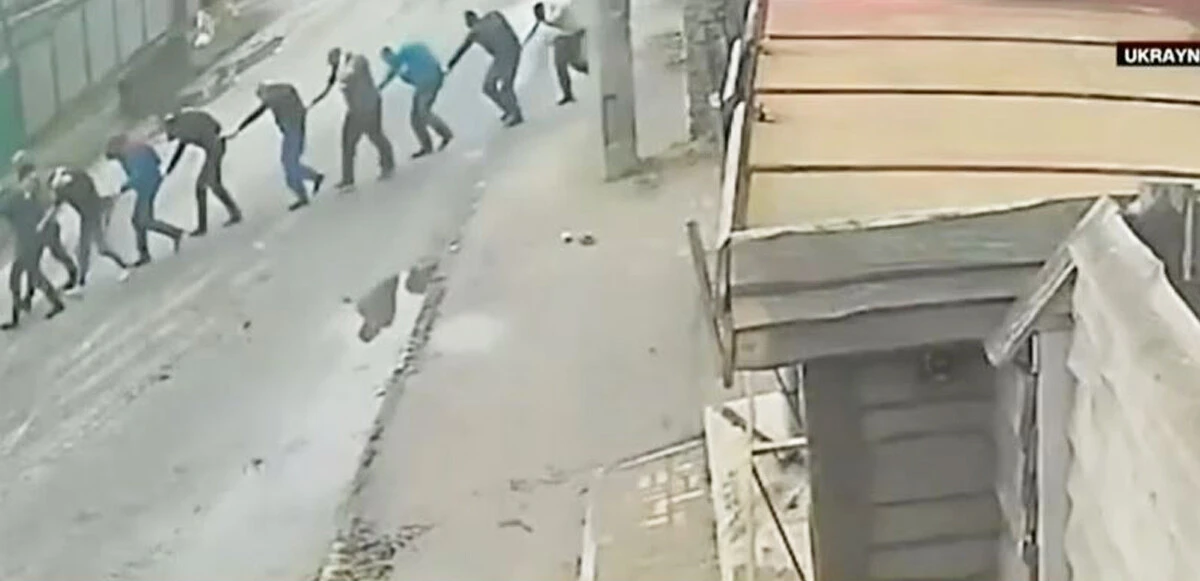 Yürek dağlayan görüntü! Rus askerleri adım adım ölüme yürüttüler!